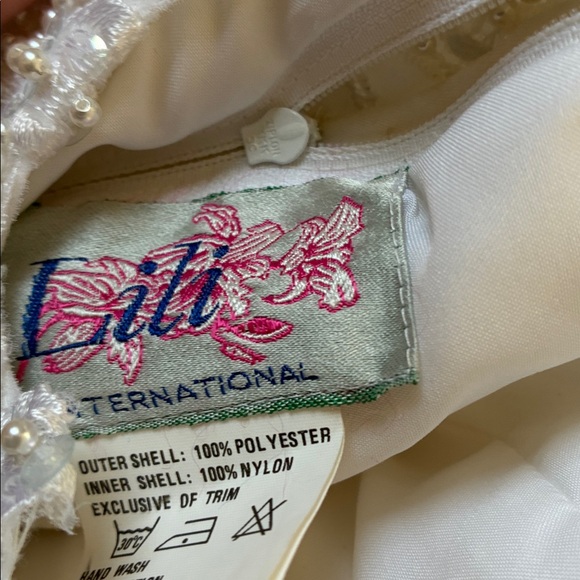 Lili Elegant White beaded pearl & sequin  Lace Wedding Dress - Picture 5 of 9